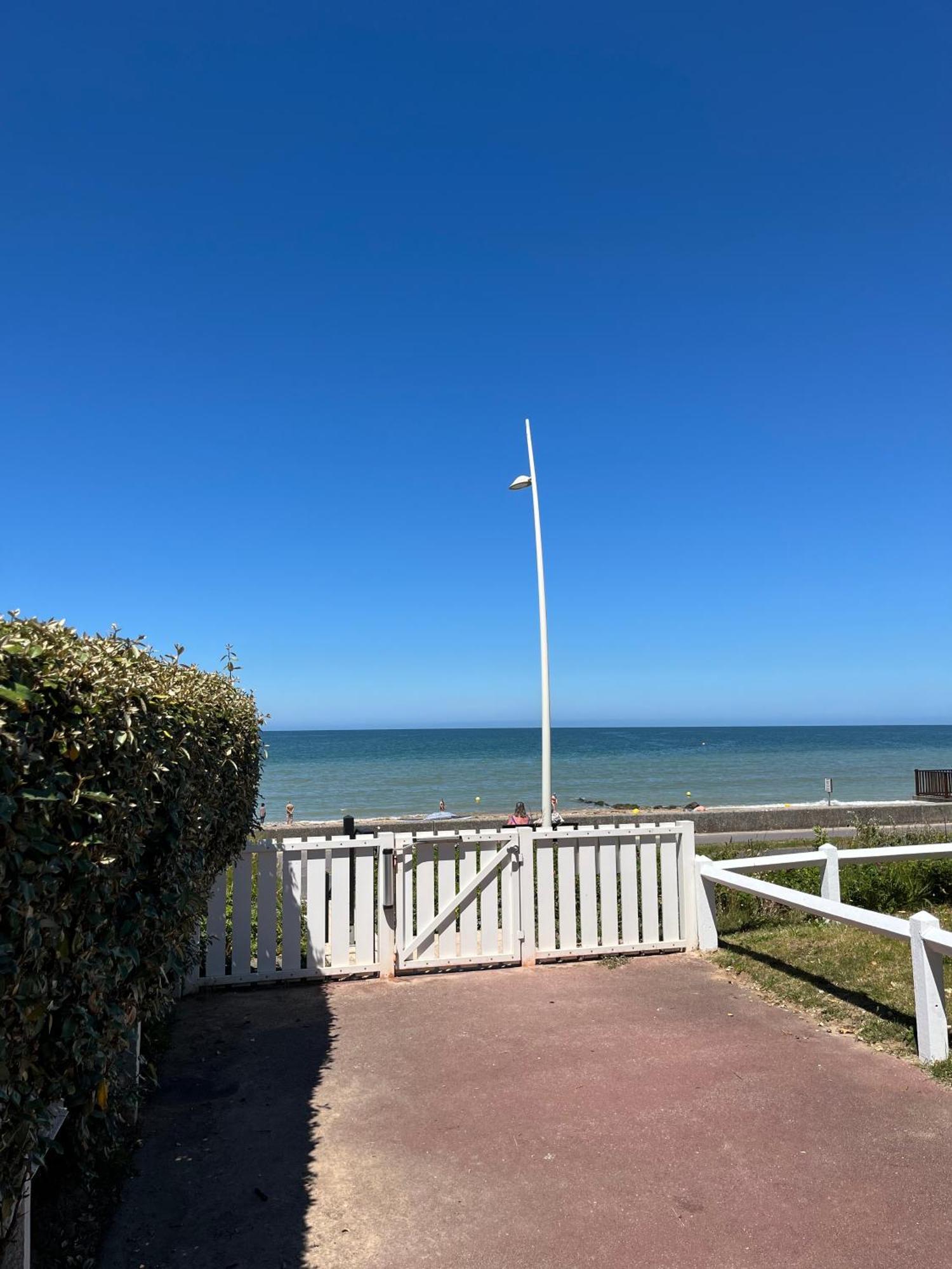 Studio Cocooning Petite Vue Mer Cabourg Exterior photo